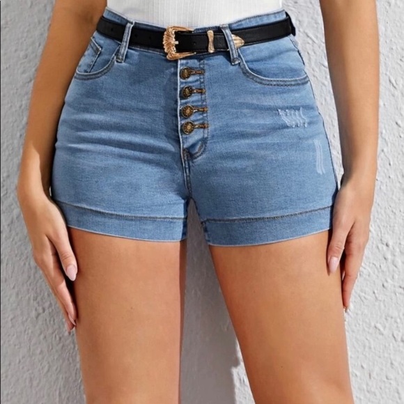 Sexy Denim skinny shorts NWT - Picture 5 of 7